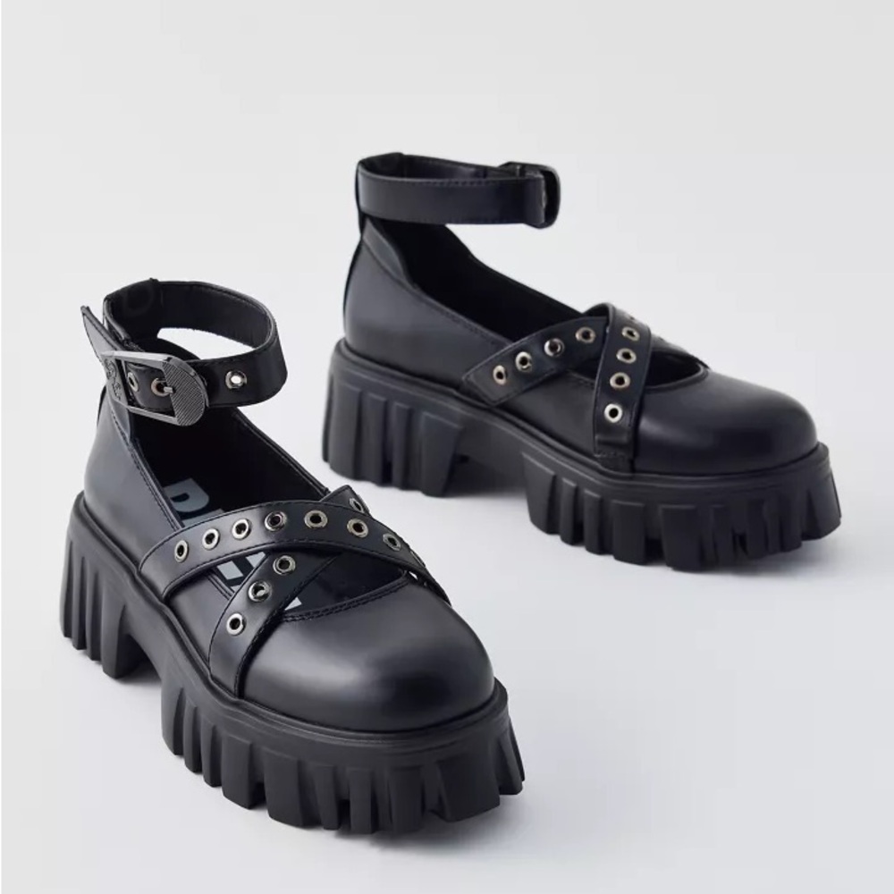 Buffalo Lion Ballerina Platform Mary Jane Shoe
